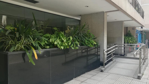 Venta- Departamento De 3 Ambientes Con Toilette- Trelles Y Franklin- Plaza Irlanda