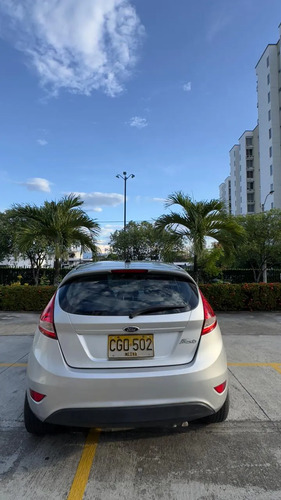 Ford Fiesta 1.6 Hatchback Mecánica