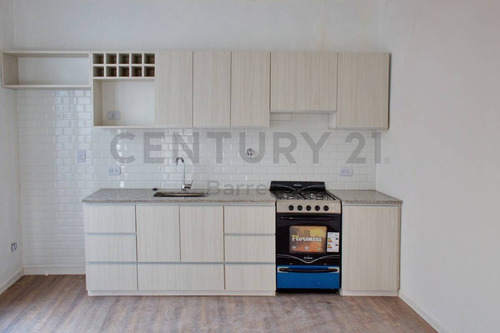 Imagen 5 de 29 de Unico Ph Reciclado A Nuevo. Tres Dormitorios. Jardin, Deck, Parrilla Y Terraza