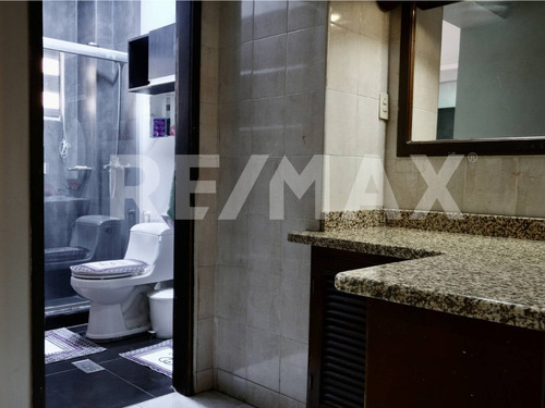 Apartamento En Venta La Chimenea Valencia De Oportunidad , Bien Ubicado Y Con Todas Las Comodidades. Cercano A Comercios De Importancia Y De Primera Necesidad, El Acceso A Las Vías Principales. Dapo
