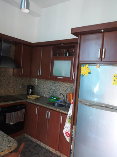 Imagen 4 de 12 de Inmobiliaria Altacasa Vende Excelente Apartamento En Varadero, Tucacas.