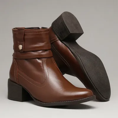 Bota Feminina Em Couro Elegante Cano Curto Salto Médio Marrom 37