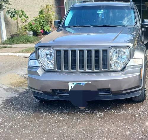 Jeep Liberty Sport 4x2 At