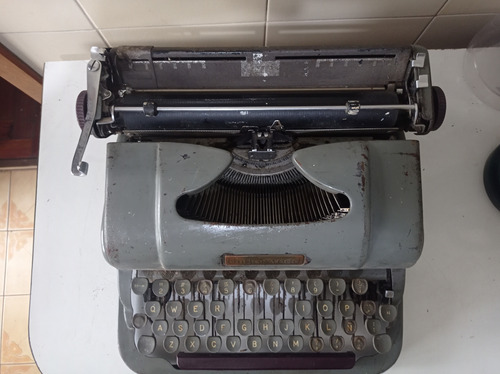 Maquina De Escribir Manual Underwood P/repuesto O Reparar (Usado)