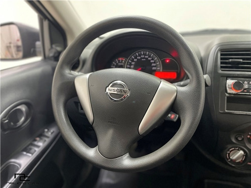 Imagem 9 de 11 de Nissan Versa 1.0 12v Flex V-drive Manual