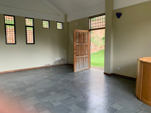 Imagen 4 de 12 de Casa En Venta En Caicaguana 3h / 4b / 4ph Vip San Román Hildegard Bethke