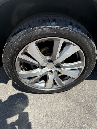 Peugeot 2008 1.2 Puretech Allure Pack
