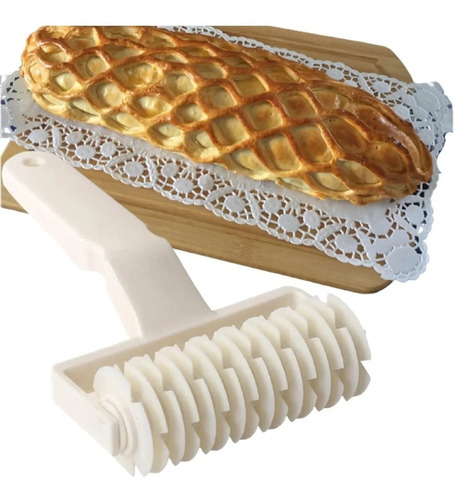 Imagen 2 de 5 de Rodillo Cortador De Masa Tipo Mallas Decorar Pan De Jamón