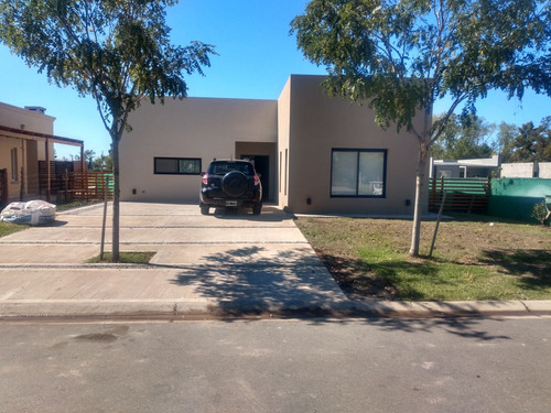 Casa En Alquiler Pilar Del Este Barrio San Ramon 