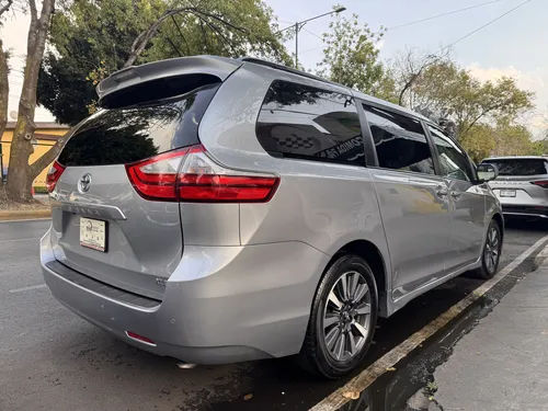 Toyota Sienna 3.5 Xle Piel At