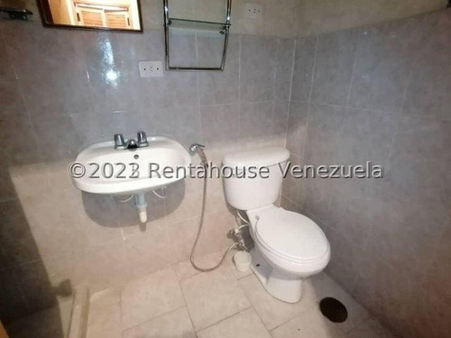 En Venta Acogedor Y Confortable Apartamento Tipo Estudio, Maritza L. Luminoso, Ventilado, Con Agradable Vista Panoramica, 2 4 6 3 4 1 Cuenta Con Sala De Fiesta.