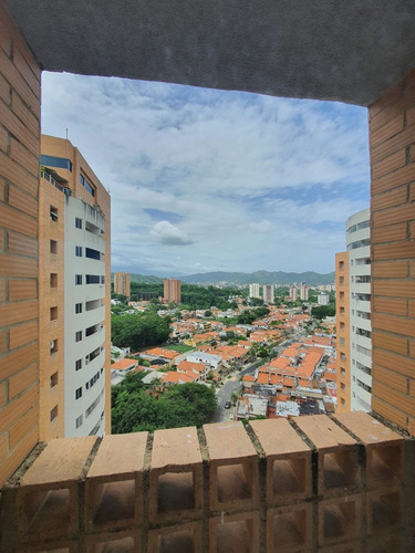 Elena Hidalgo Vende Apartamento En Res. Chelsea Court Obra Blanca Torre West, (solo Clientes)