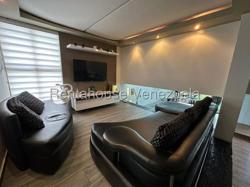 Apartamento Duplex Piso Bajo Con En Venta Montalban I Res. Pozo De Agua Fanny Calderon Rentahouse