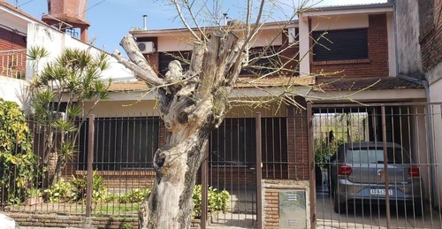 Casa  En Venta Ubicado En Ciudad Jardin, Tres De Febrero, G.b.a. Zona Oeste