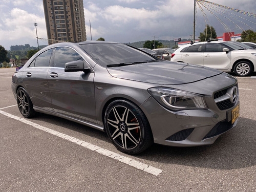 Mercedes Benz Cla200 1.6 At 2014