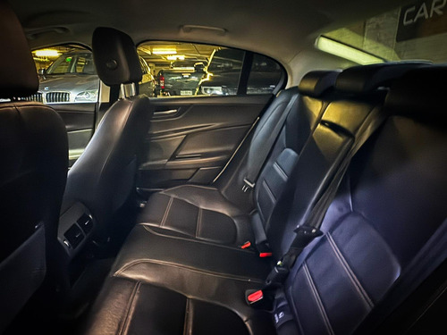 Jaguar XE XE PRESTIGE