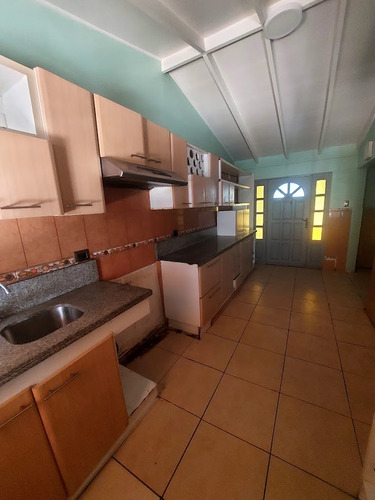 Excelente Casa En Calle O'higgins, Jardines De Santa María