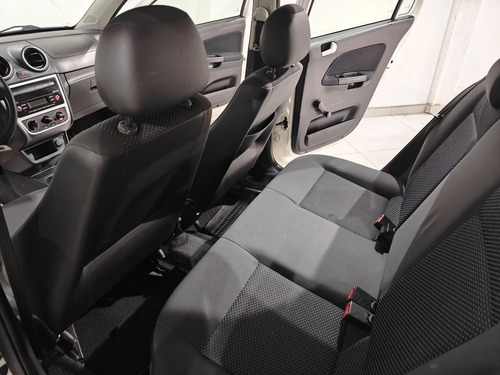 Volkswagen Gol Special 1.0 Total Flex 8V 5p