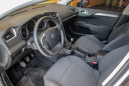 Imagen 11 de 14 de Citroën C4 Lounge 2016 1.6 S Thp Am16 Aa341