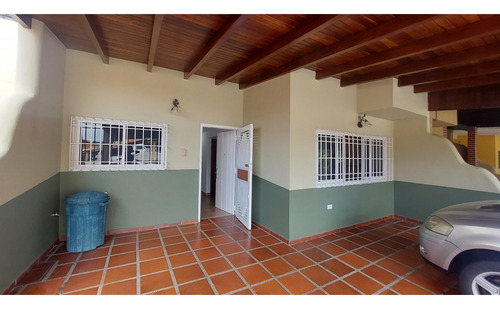 Townhouse Urb. La Lagunita Sector Tipuro Maturin Ve13-034st-lfaj