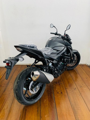 Imagem 19 de 22 de Suzuki Gsxs 750a 2022/2023 0km Preta Naked Sem Carenagem