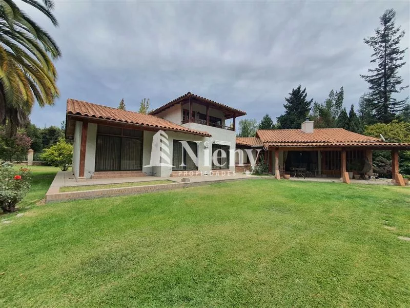 Casa En Venta De 5 Dorm. Parque San Fuentes Machalí