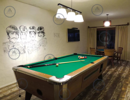 Moderna Casa De 4 Dormitorios En Playa Mansa A 150 Metros Del Mar