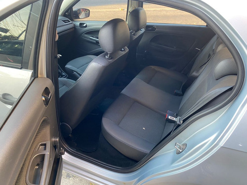 Volkswagen Voyage 1.6 Msi Total Flex 4p