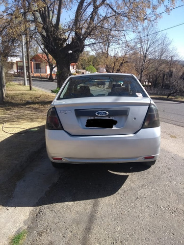 Ford Fiesta Max 2011