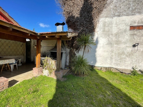 Imagen 4 de 9 de Venta - Casa 5 Ambientes, Bajo El Precio!