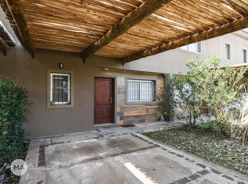 Casa 3 Dormitorios 220 M2-juan D. Perón 379-funes | Venta