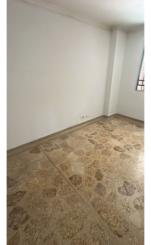 Apartaestudio Para La Venta En Laureles