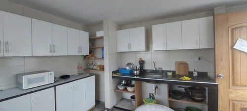 Habitación Amoblada Con Baño Compartido Con Otra Habitación