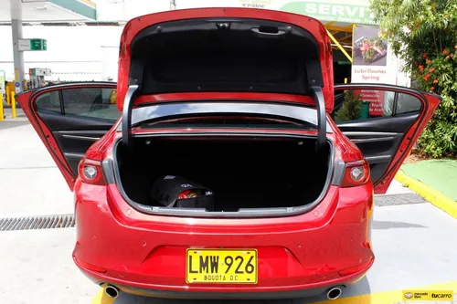 Mazda 3 2.0 Touring Hibrida At
