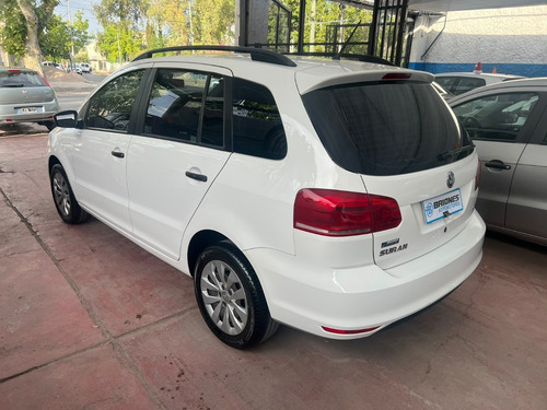 Imagen 4 de 8 de Volkswagen Suran 1.6 5d 060 2015