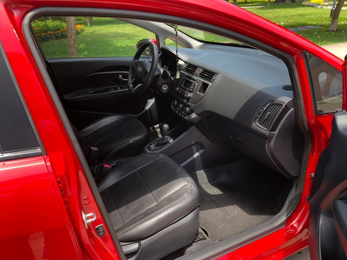 Imagen 2 de 13 de Kia Rio