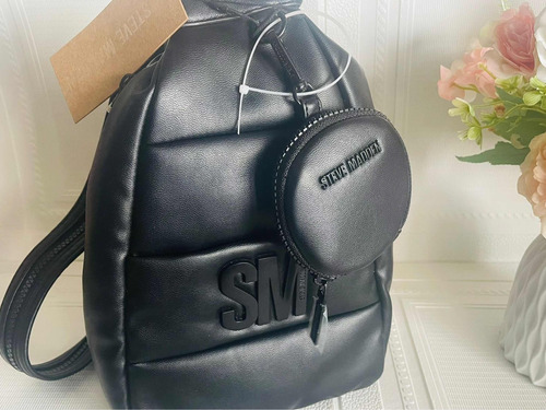 Steve Madden Mini Mochila Acolchada Negra