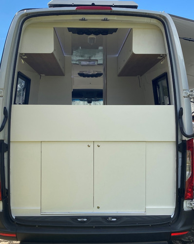 Imagem 13 de 15 de Motorhome - Fabricação E Montagem De Motorhome