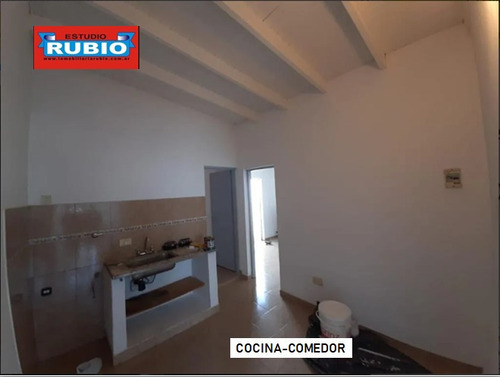 Imagen 3 de 9 de Casa/ph De 2 Ambientes Y Medio. Con 2 Cocheras.
