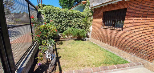 Imagen 2 de 21 de Casa En Una Planta - Muy Buena Ubicación - Adrogué