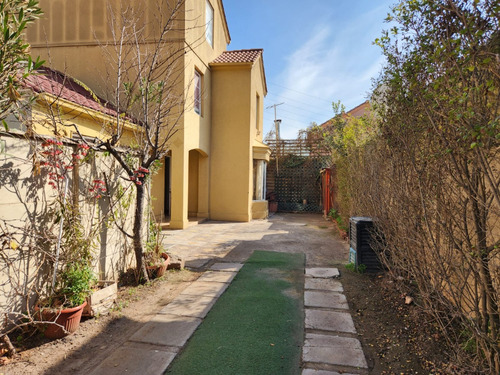 Casa Tres Pisos Amplios Espacios Buenaventura Quilicura.