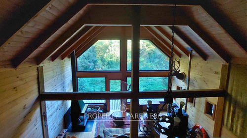 Encantadora Casa Rústica En Medio Del Bosque De Hu...
