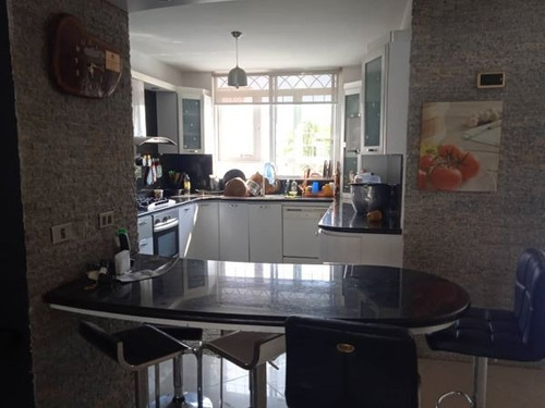 Imagen 9 de 18 de Townhouse En Venta Urb Colinas De Carrizal