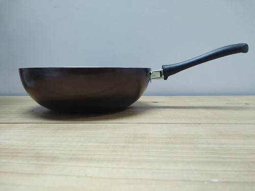 Wok De 24cms Con Antiadherente  Marca Urban Chef