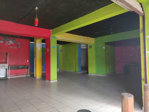 Edificio Comercial - Universidad