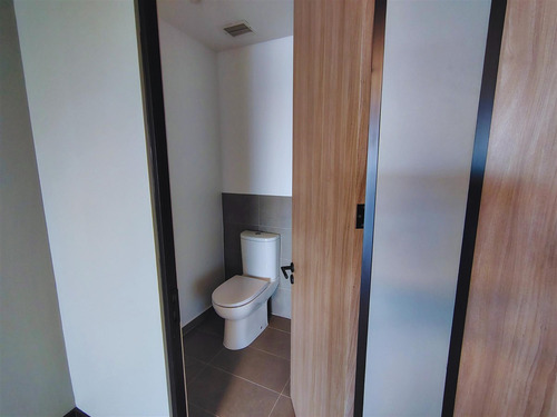 Arriendo De Oficinas Gran Torre Costanera. Desde 1.000 M2