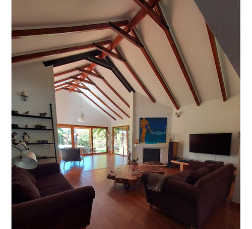 Acogedora Casa Estilo Chilena En Condominio