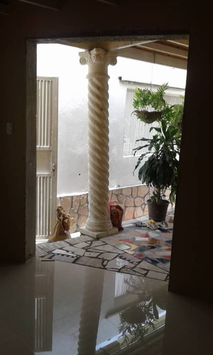 Imagen 7 de 7 de Económica Casa En Venta En Base Sucre 04141493528