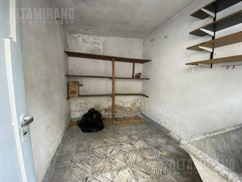 Imagen 11 de 12 de Local Tipo Casa 2 Dormitorios A Refaccionar - Villa Ballester