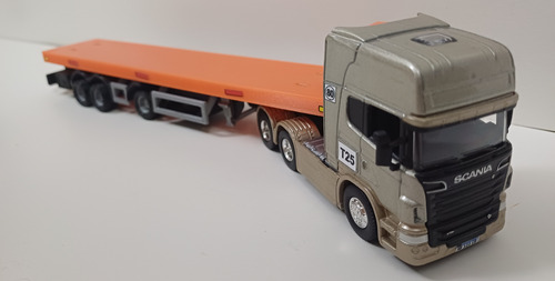 Camión Con Semi Playo Escala 1:64 Naranja